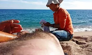 پوست - Bridget در خدمت سگهای داغ بدون قانون Sean Seal و یک جفت عكس سكسى بچه بزرگ است