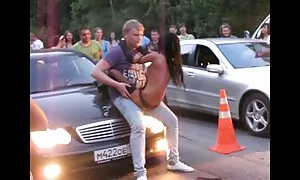 خواهر و برادرش در عكس هاى متحرك سكسى داخل اتاق دزدکی حرکت می کنند