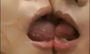 كاتسومی فقط از عکس هایسکسی الکسیس تگزاس زبان خود استفاده می كند